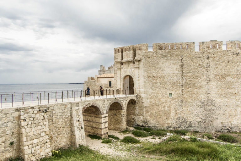 chateau maniace photo