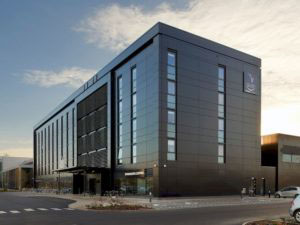 avis hotel village edimbourg
